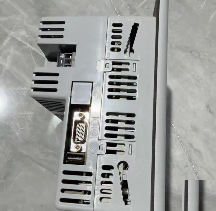 Allen-Bradley PanelView Plus 600 2711P-T6C5D PLC