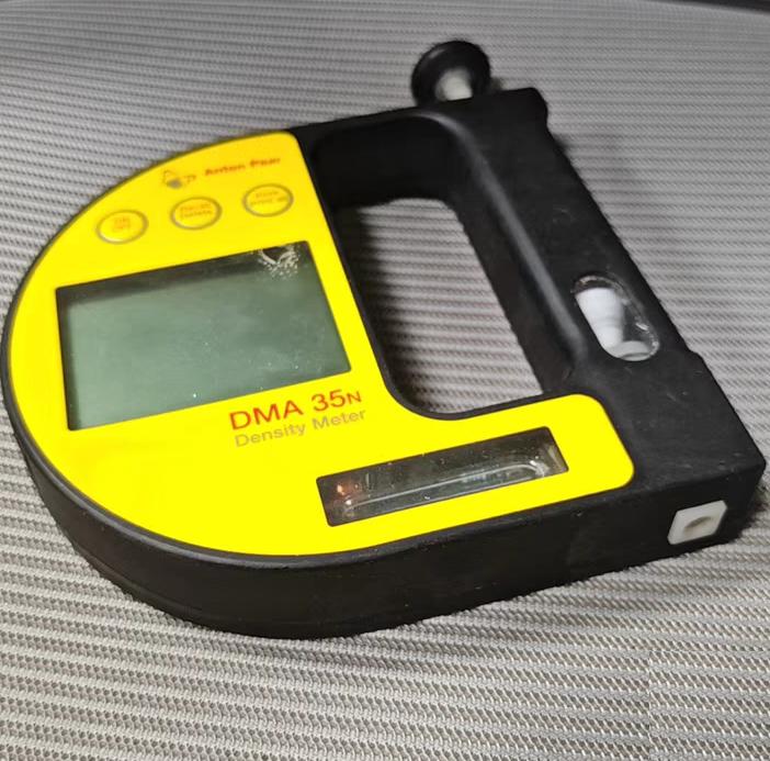 Anton Paar DMA35N 1 x 10-3 g cm3 0 to 1 999 g cm3 0 to 40 C 32 to 104 F 2 ml