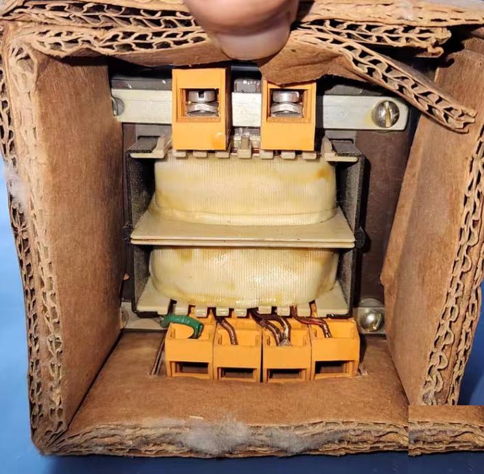 Axcelis EATON 6600085 115VAC TO 24VACEATON 6600085 SIGNAL TRANSFORMER M4L-3-1033 XFMR 24VAC GSD