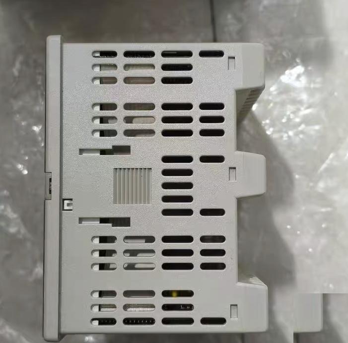 Azbil SDC36 C36TR1UA2100 AC100-240V 12VA