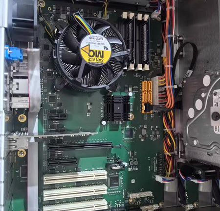 BECKHOFF C6640-1014-0040 95 CPU Core i7-4770TE 2 3GHz 2x4096MB DDR3L SO 1TB SATA-III CB1061 G4 2