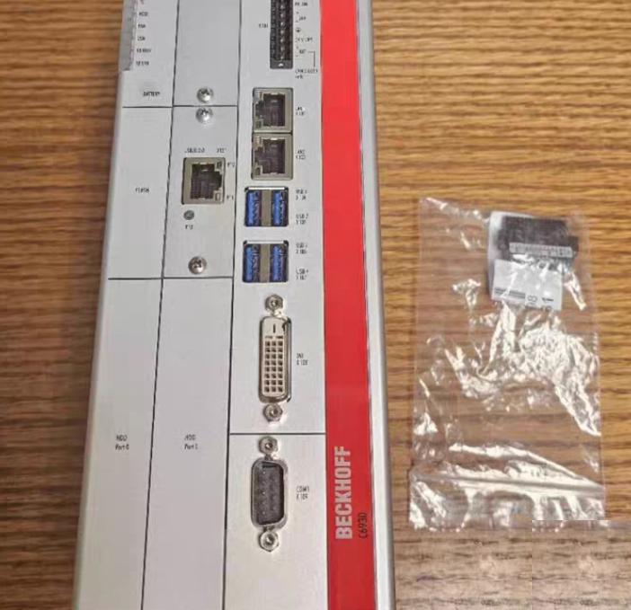 BECKHOFF C6930-1129-0060 PC 4GB DDR4 240GB SSD i7-6700 2 4GHz