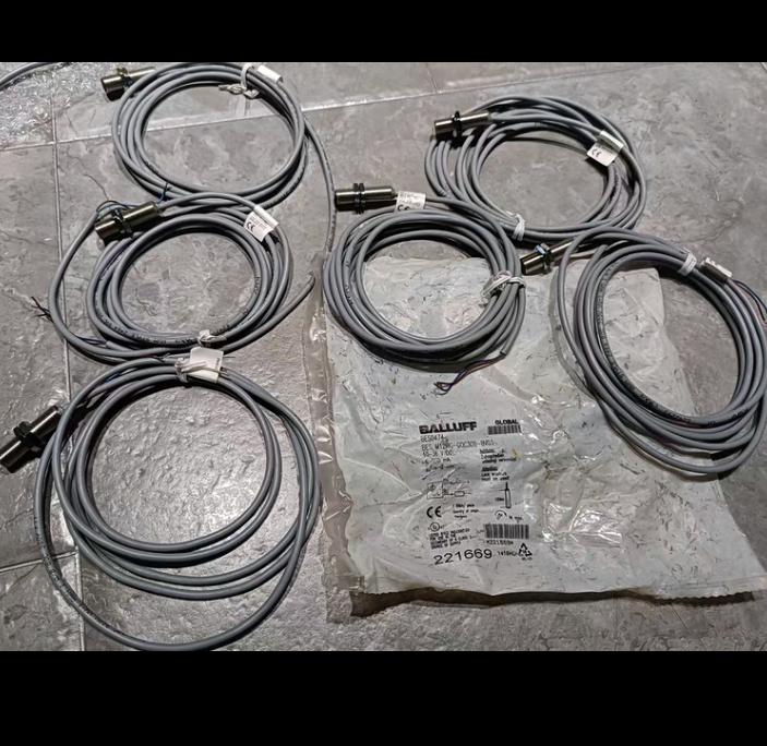 BES M12MG-GOC30B-BV03 2 BES M12MG-GSC30B-BV03 2 BES M12MG-GOC30B-BV02 3 7 300