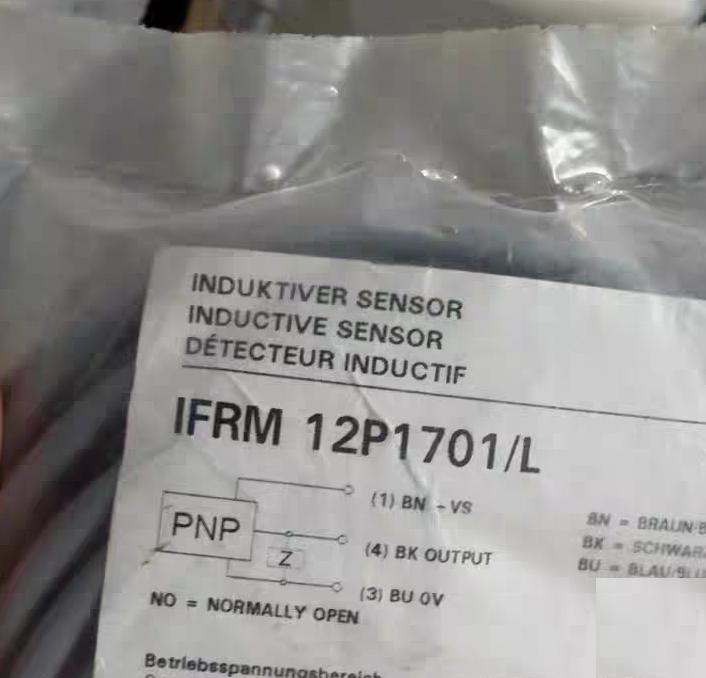 Baumer IFRM 12P1701 L PNP 10-30VDC 4 00mm
