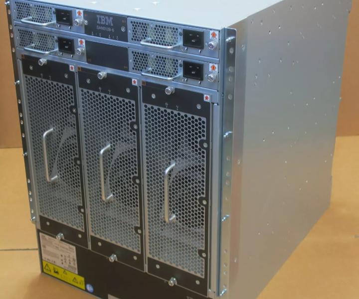 X6-8 SAN512B-6 8-Slot 8961-F08 FC32-48 Gen6 2xCPX6