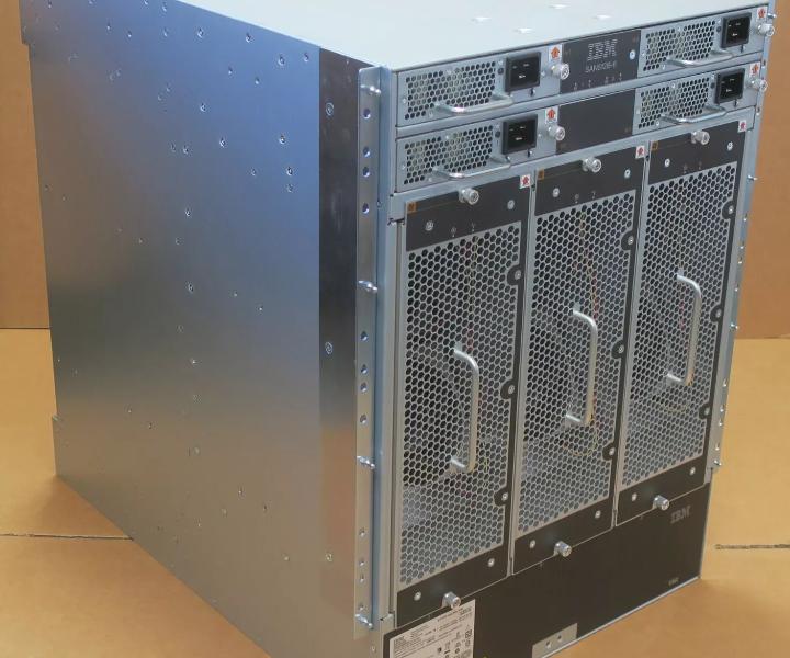 X6-8 SAN512B-6 8-Slot 8961-F08 FC32-48 Gen6 2xCPX6