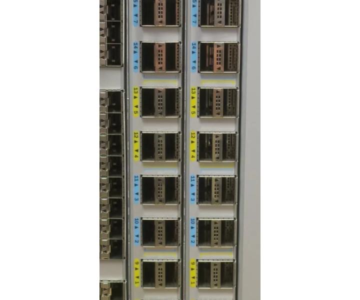 X6-8 SAN512B-6 8-Slot 8961-F08 FC32-48 Gen6 2xCPX6