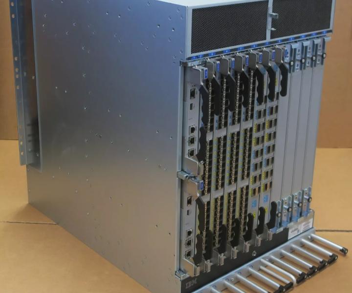 X6-8 SAN512B-6 8-Slot 8961-F08 FC32-48 Gen6 2xCPX6