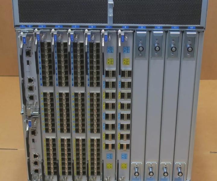 X6-8 SAN512B-6 8-Slot 8961-F08 FC32-48 Gen6 2xCPX6