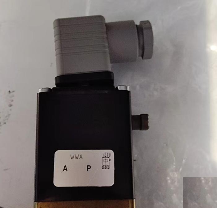 Burkert 0330 A 24VDC 8W G1 4