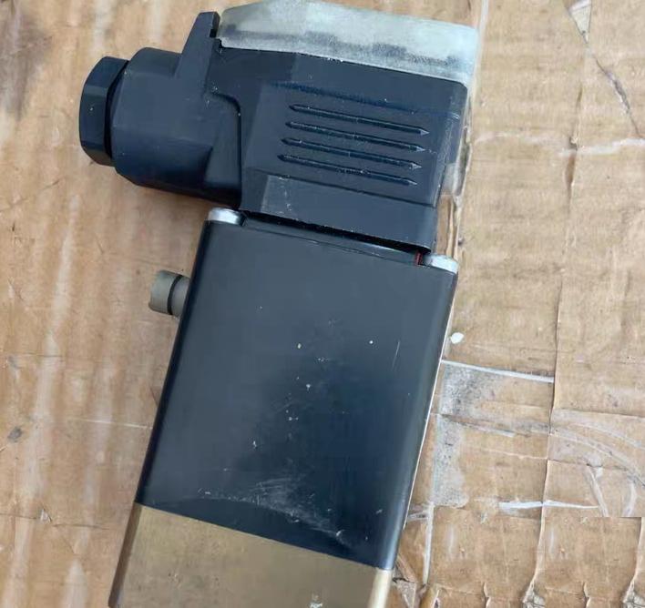 Burkert 0330 C 3 0 NBR MS 24V DC G1 4 PN0-10bar 8W 0018-3734-620