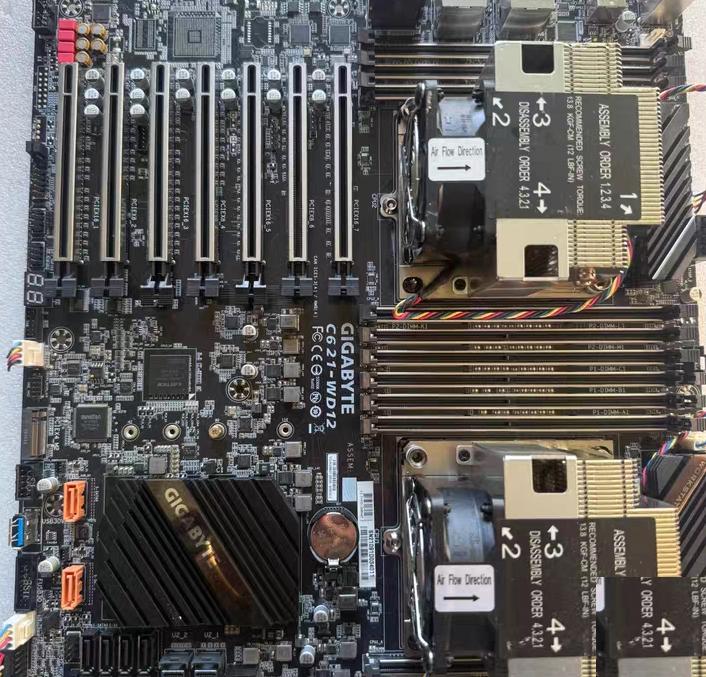 C621-WD12 3647 EATX 4 GPU CPU