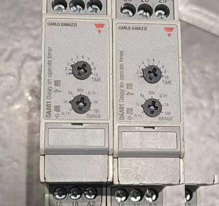 CARLO GAVAZZI DAA01DM24 2 70 DMB51CW24B004 8 35