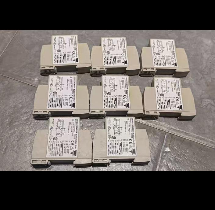 CARLO GAVAZZI DAA01DM24 2 70 DMB51CW24B004 8 35