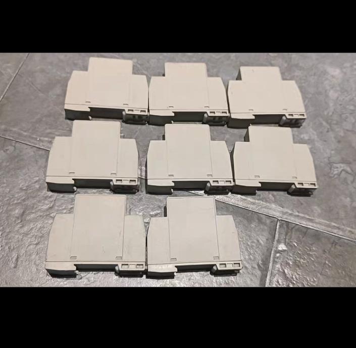 CARLO GAVAZZI DAA01DM24 2 70 DMB51CW24B004 8 35