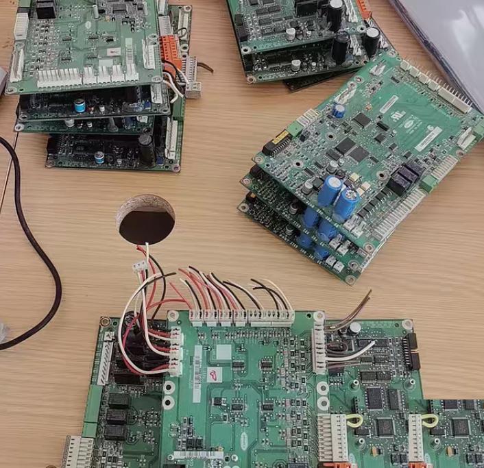 CEPL130403-101 102 32 GB 500 182 EE