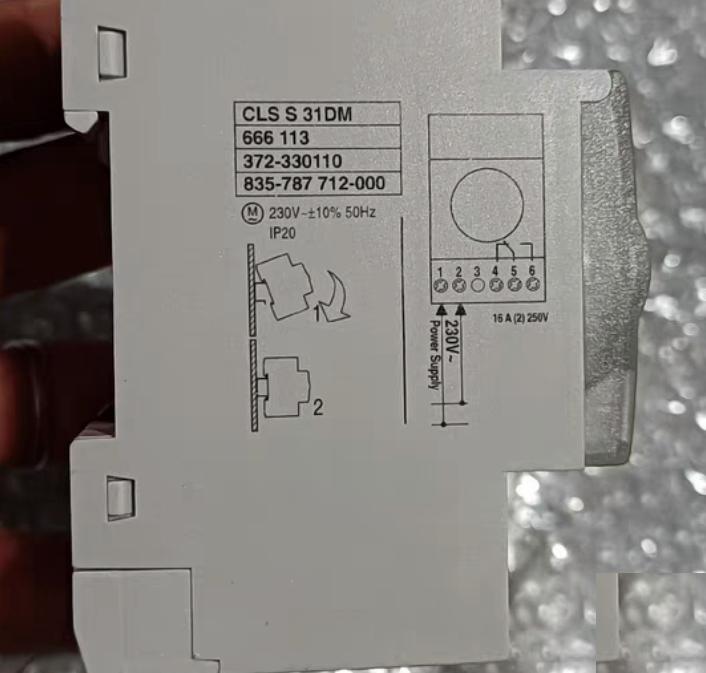 CLSS31DM 666113 372-330110 835787 712-000 3 200 11