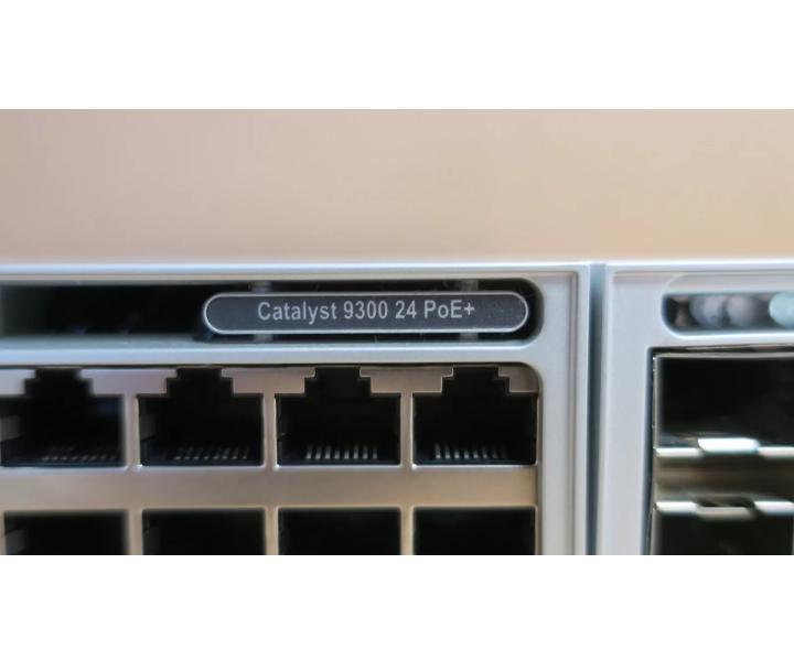 C9300-24PE- C9300-NM-8X 1GbE 10GE