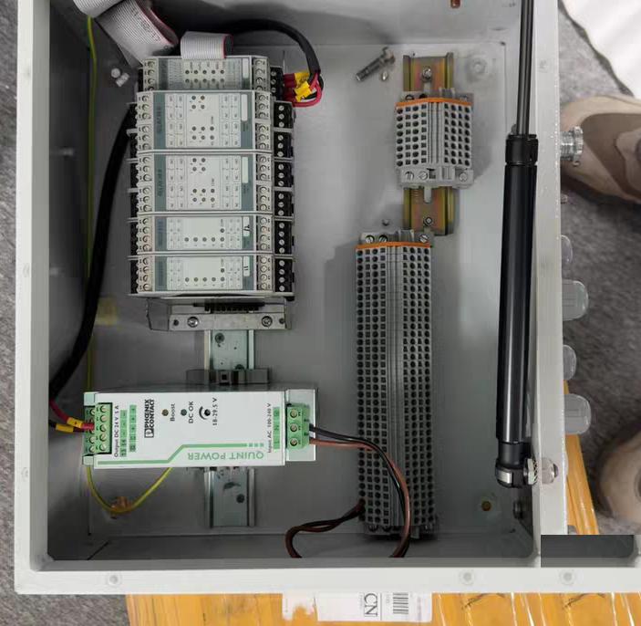Consilium 5103001-20A 24V DC LCD