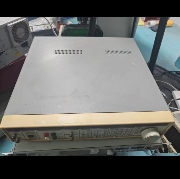DS360 10 mHz 200 kHz -100 dBc 20 kHz 20 µVpp 40 Vpp 25 ppm 10 MHz