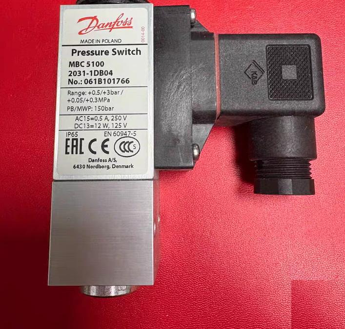 Danfoss MBC5100 2031-1DB04 061B101766 0 5 3bar 0 05 0 3MPa 150barIP65 EN60947-5