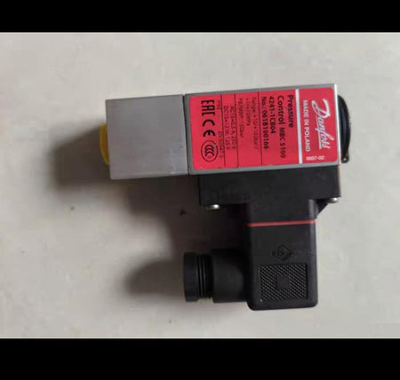 Danfoss MBC5100 4241-1CB04 061B1B100166 1 10bar 150barAC15 0 5A 250VDC13 12W 125V