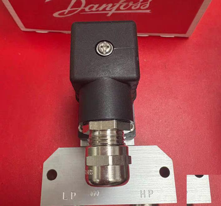 Danfoss MBC5180 2031-3DB04 061B128966 0 3 5bar 0 03 0 5MPa 45bar