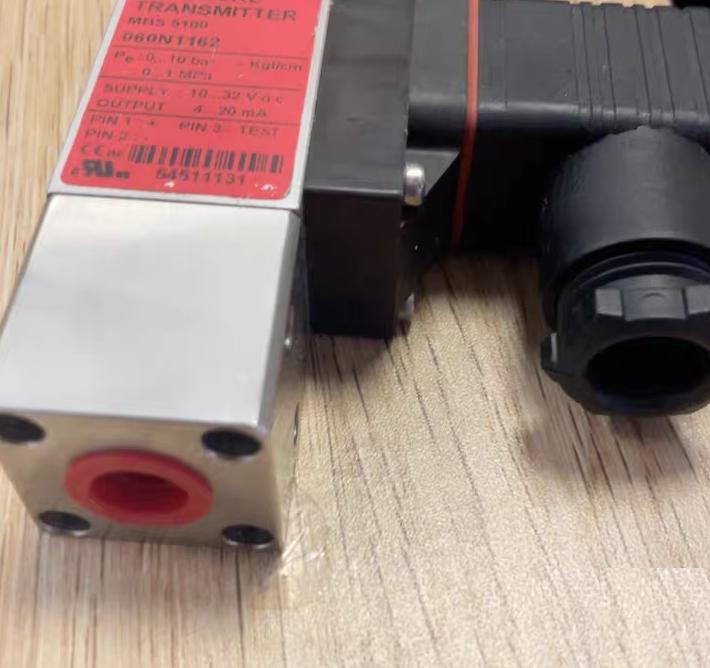 Danfoss MBS 5100 060N1162 0-10bar 4-20mA 10-32V DC