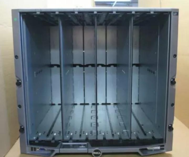 16-Slot M1000e 2700W 2xCMC