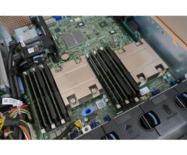 Quad-Core E5-2407 R520 2Ghz 96GB 300GB