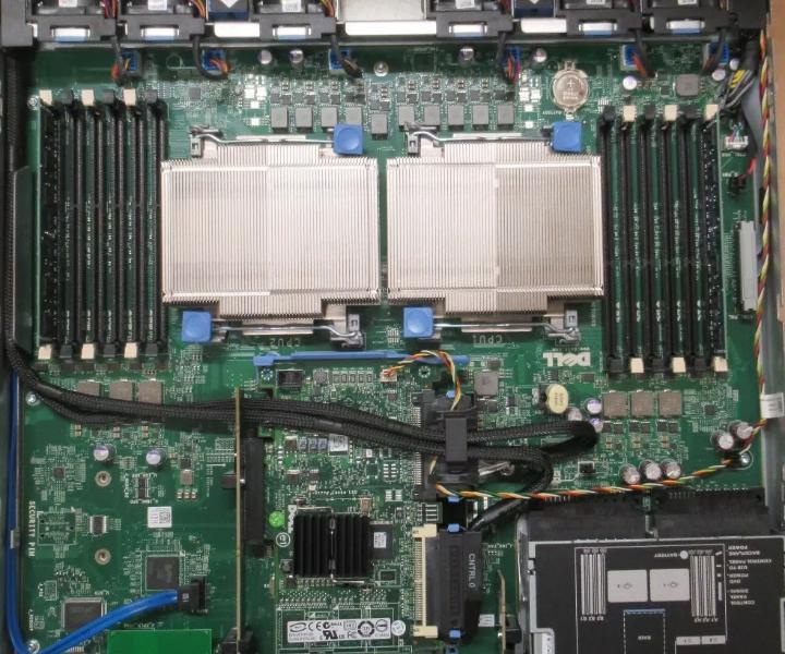 R610 E5506 13GHZ 438GB