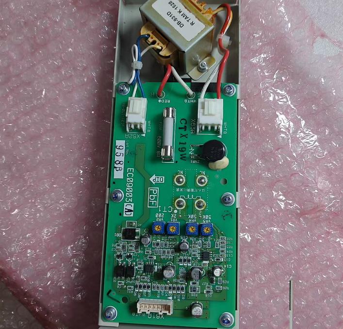 EC09003A LCD