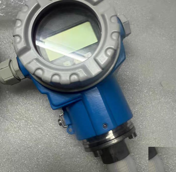 E H Endress Hauser PMC71--2X93 0 -100-100mbar PMC71-181M 1X2 -1000-1000mbar 11 5-48VDC
