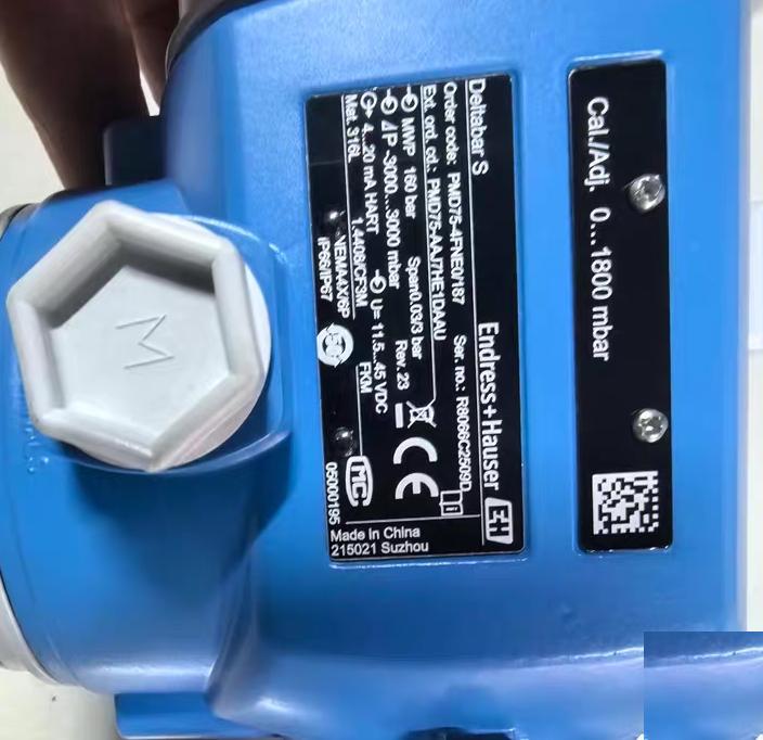 E H PMD75-4FNE0 187 LCD 0-1800mbar 4-20mA 11 5-45V DC