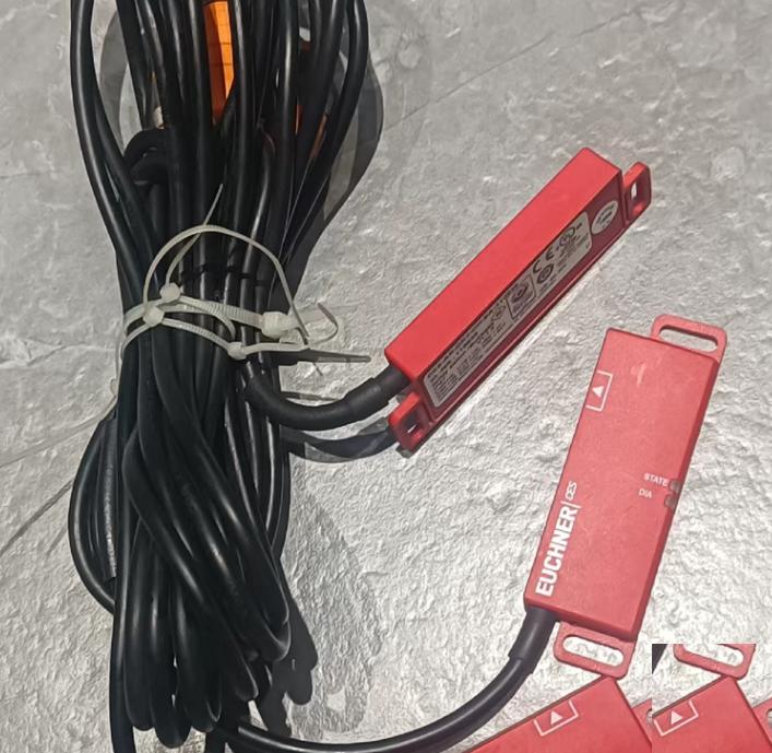 Euchner 110940 CES-AR-CL2-CH-SA-110940 2 110939 CES-AR-CR2-CH-SA-110939 1 350 G11-4