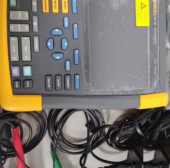 FLUKE 190-102 100mhz