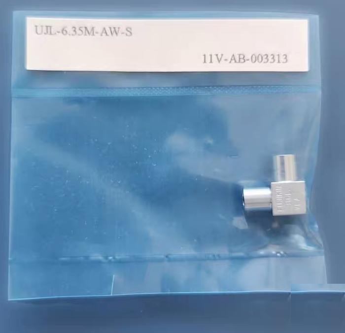 FUJIKIN UJL-6 35M-AW-S 18 FUJIKIN UJL-9 52M-AW-S 2 Swagelok316L VIM-VAR Micro-Fit® 90 1 4 in 6LV-4MW-9 233 32 316L VIM-VAR Micro-Fit® 90 3 8 in 6LV-6MW-9 482 03