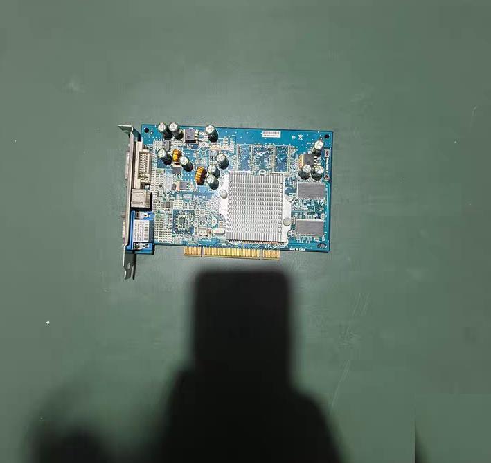 FX 5200 8400GS radeon 7000 ATI9200 PCI