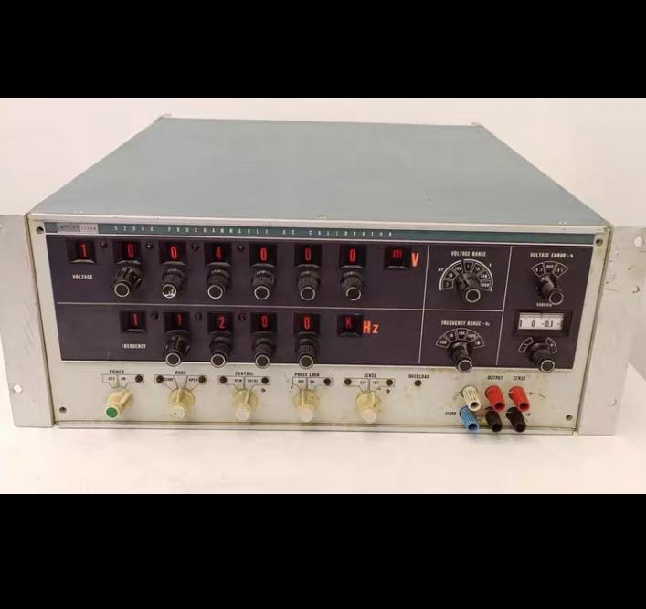 Fluke 5200A 1mV 100V