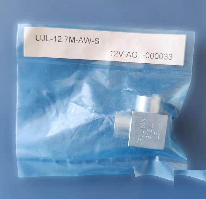 Fujikin UJL-12 7M-AW-S 109 Fujikin UJL-12 7M-AW Swagelok316L VIM-VAR Micro-Fit® 90 1 2 in 6LV-8MW-9 643 81