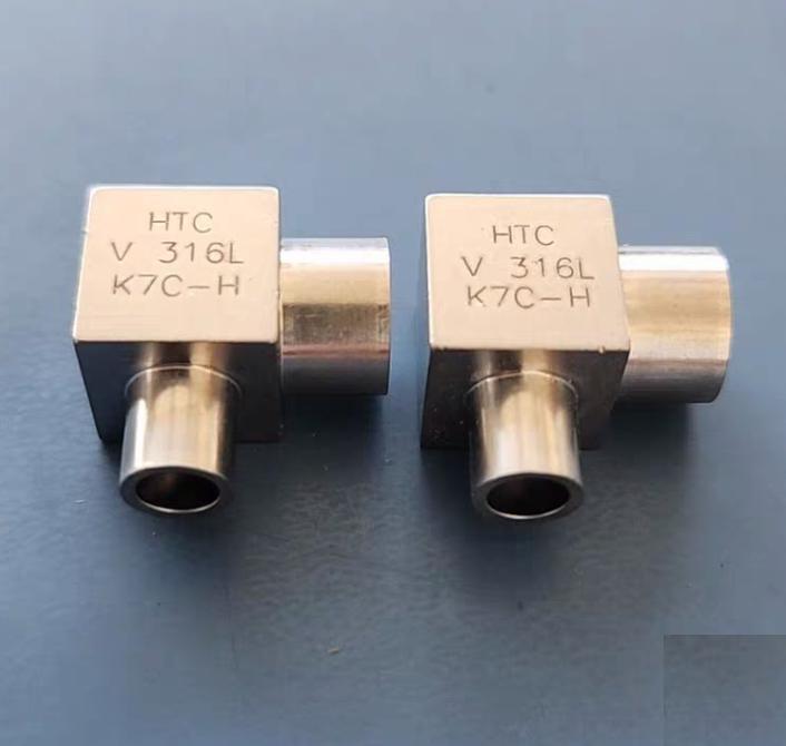 Fujikin UJL-9 52M 6 35M-AW-S 9 HTC K7C-H 2 Swagelok316L VIM-VAR Micro-Fit® 3 8 in x 1 4 in 6LV-6MW-9-4 615 27