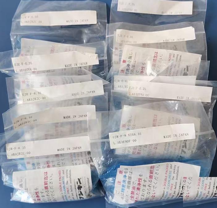 Fujikin UJR-F-6 35 MVCR 11 Fujikin UJR-F-9 52 6 35 MVCR 1 Swagelok316 VCR 1 4 in SC-01 SS-4-VCR-6-DMP 424 25 316 VCR 1 2 in VCR x 1 4 in VCR SS-8-VCR-6-DM-4 447 57