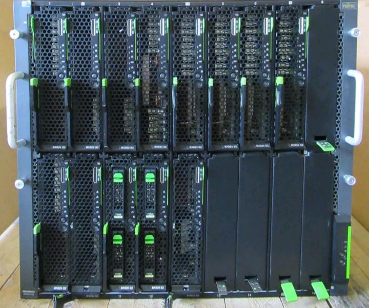 18-Slot S26361-K1421-V300 BX900