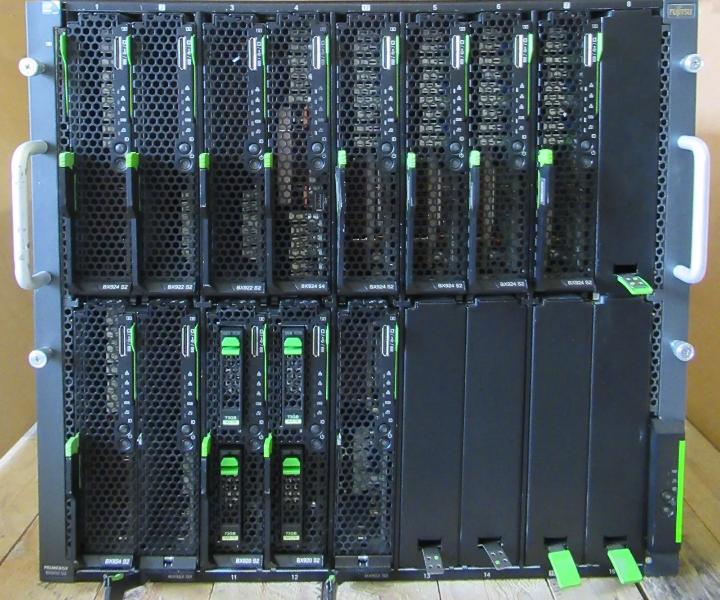 18-Slot S26361-K1421-V300 BX900