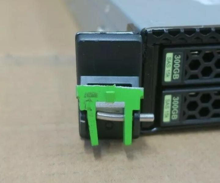 Quad-Core E3-1270V5 10-Bay RX1330 60GHz 16GB