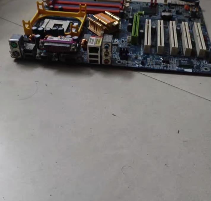 GA-8IPE1000 Pro-G REV 3 1