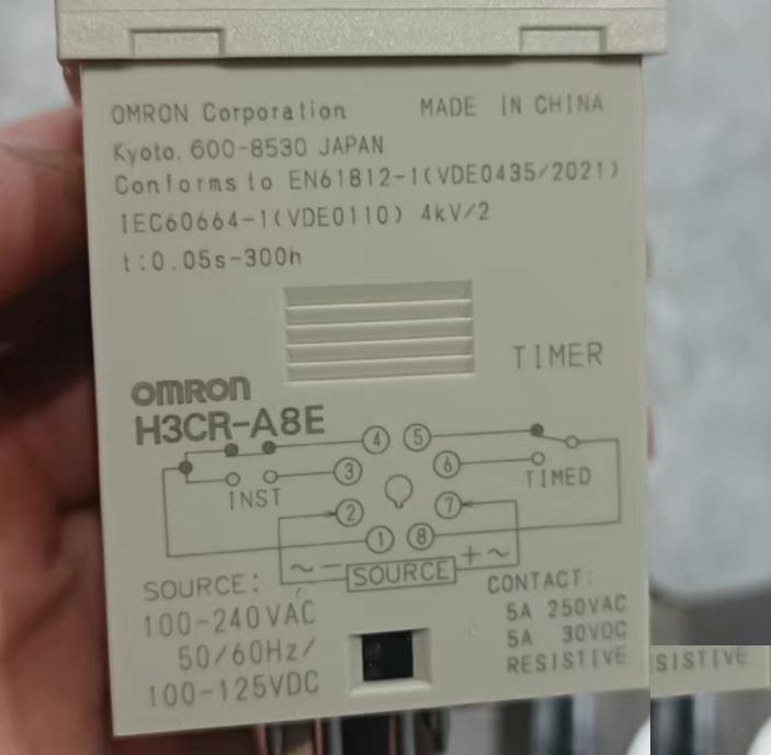 H3CR-A8E 2 H3CR-A8E-TF 1 H3CR-A8E-314 1 100-240V 130