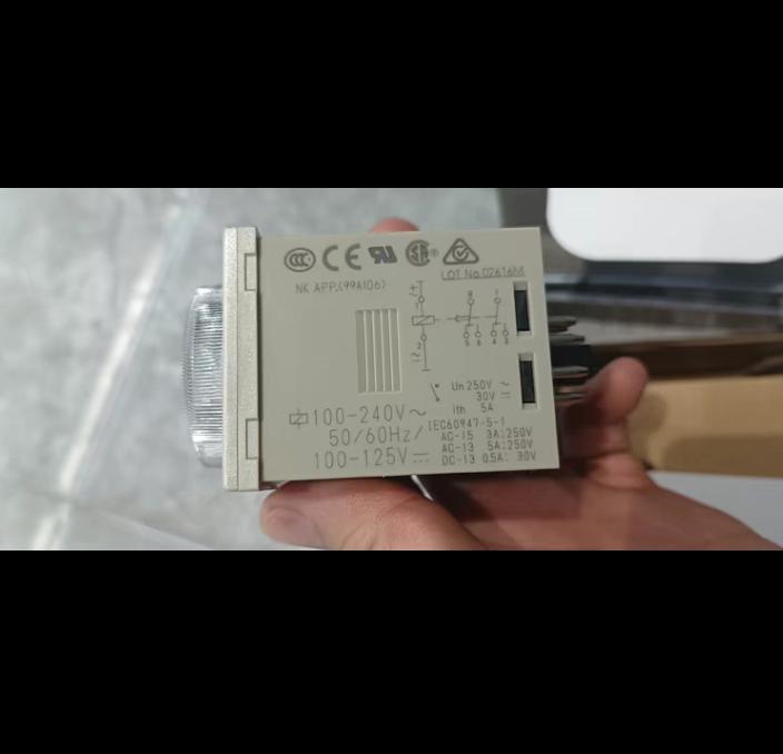 H3CR-A8E 2 H3CR-A8E-TF 1 H3CR-A8E-314 1 100-240V 130