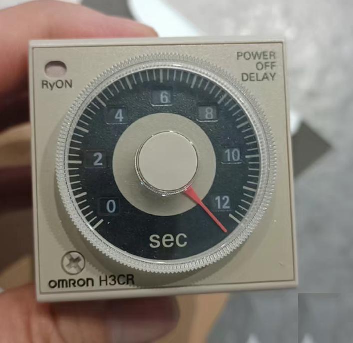 H3CR-HRL 220V 3 24V 4 110V 1 8 100
