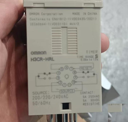 H3CR-HRL 220V 3 24V 4 110V 1 8 100